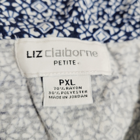 Liz Claiborne Sleeveless Tank Top Shirt Woman's Size PXL Flowey & Lightweight - Picture 9 of 10